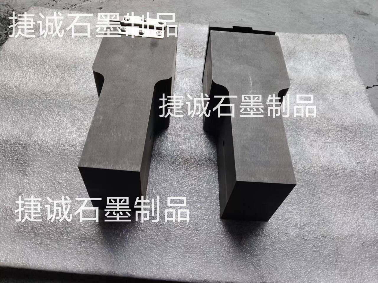 石墨模具，VC石墨模具，電子燒結(jié)石墨模具，均溫板燒結(jié)石墨模具，擴(kuò)散焊接石墨模具，石墨治具，石墨模具加工，散熱石墨模具，石墨模具生產(chǎn)廠(chǎng)家