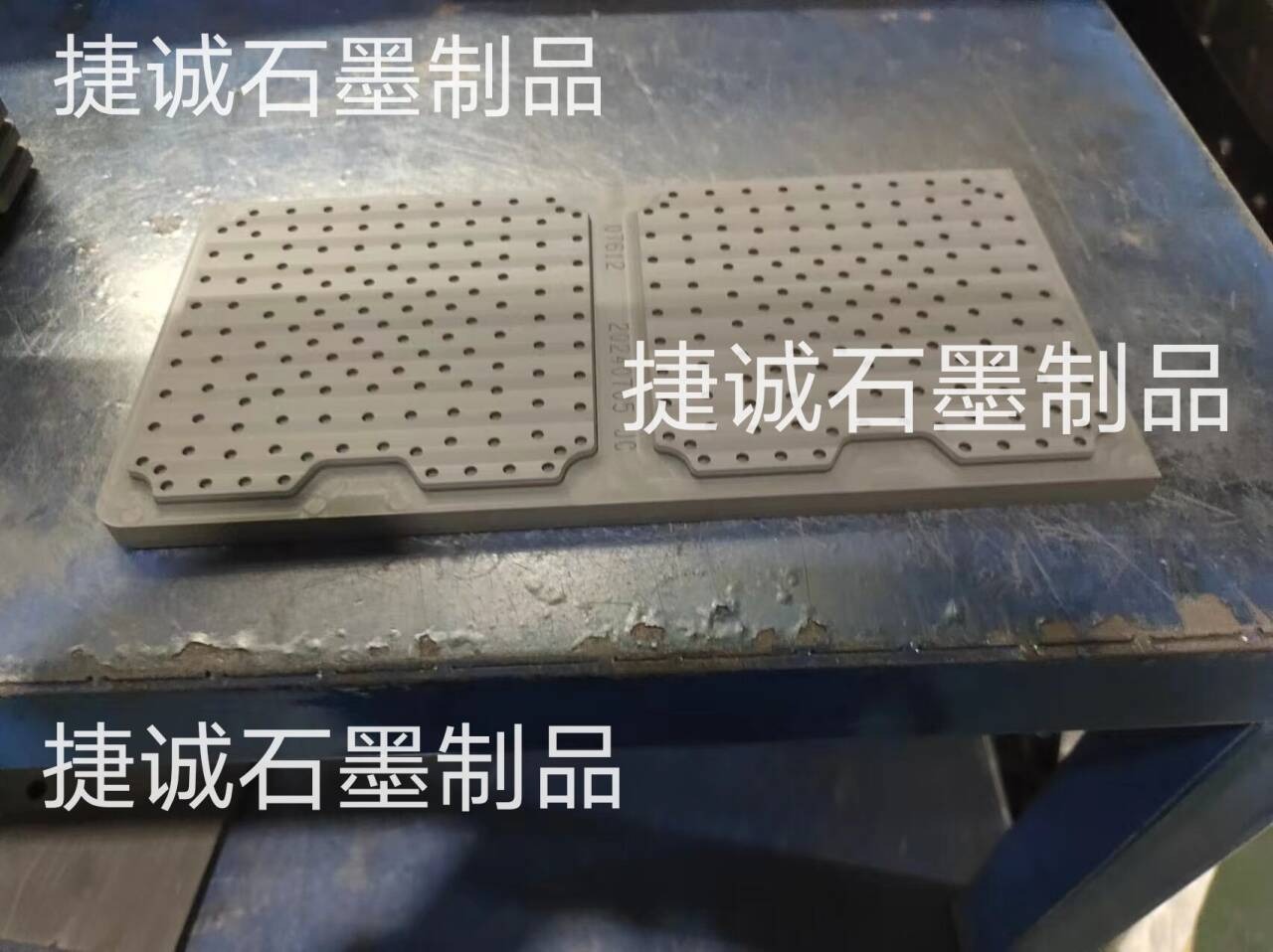 石墨治具，石墨模具，VC石墨模具，石墨夾具，燒結(jié)石墨模具，VC燒結(jié)石墨模具，散熱石墨模具，焊網(wǎng)石墨模具，石墨模具加工，高純石墨模具，石墨模具加工廠，石墨模具生產(chǎn)廠家